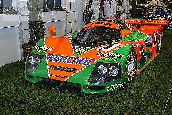Historischer klassischer Rennwagen Mazda 787 B Gesamtsieger 24h Le Mans 1991 90er Jahre  24 Stunden Rennen von Le Mans  Messe Techno Classica  Essen  Nordrhein-Westfalen  Deutschland  Europa
