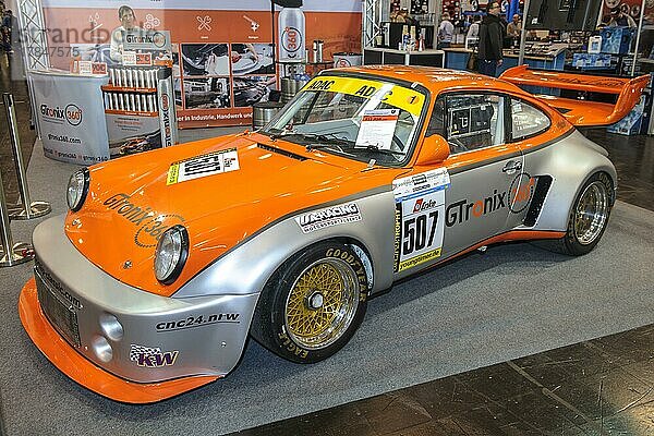 Historischer Rennwagen Youngtimer Porsche 911 934 RSR IMSA von Tuner McChip-Tuning  Messe Techno Classica  Essen  Nordrhein-Westfalen  Deutschland  Europa