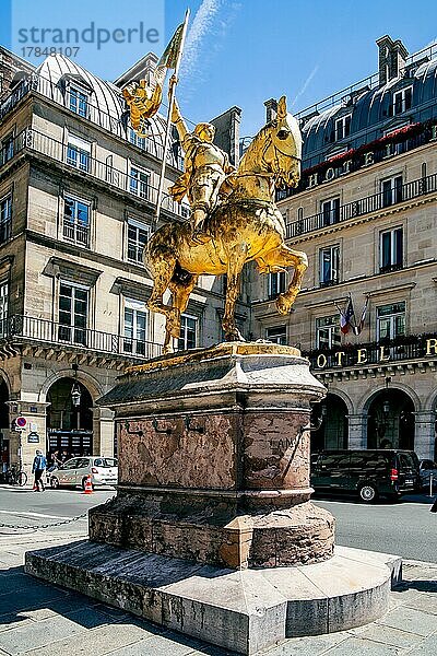 Denkmal Jeanne d Arc auf der Place des Pyramides  Paris  Ile de France  Westeuropa  Frankreich  Europa