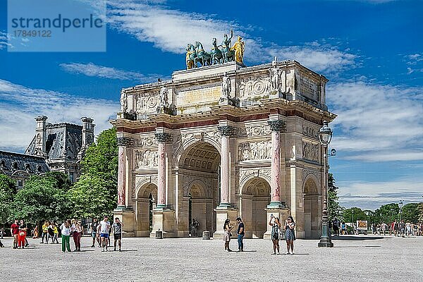 Arc de Triomphe du Carrousel an den Tuilerien  Paris  Ile de France  Westeuropa  Frankreich  Europa