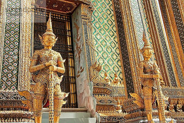 Eingang zum Phra Mondop im Inneren des Großen Palastes  Bangkok  Thailand  Asien