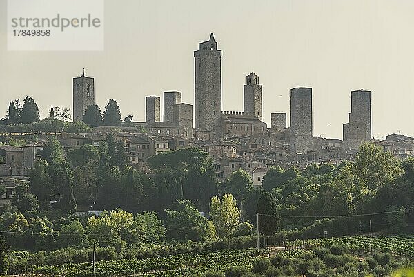 San Gimignano  wird auch Mittelalterliches Manhattan oder Stadt der Türme genannt  UNESCO-Welterbe  San Gimignano  Provinz Siena  Toskana  Italien  Europa