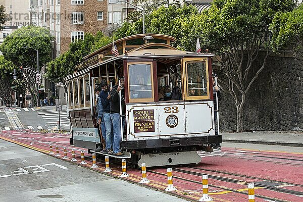 Cable Car  historische Straßenbahn  Powell and Market nach Hide and Beach  San Francisco  Kalifornien  USA  Nordamerika