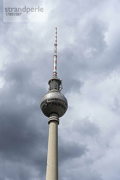 Berliner Fernsehturm  Berlin  Deutschland  Europa