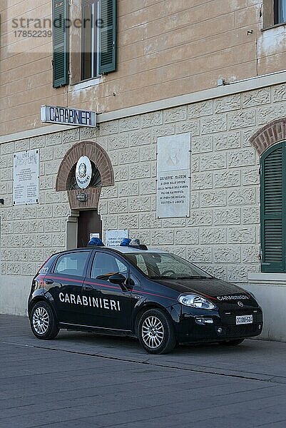 Carabinieri  Polizeiauto  Einsatzfahrzeug  Castiglione della Pescaia  Toskana  Italien  Europa