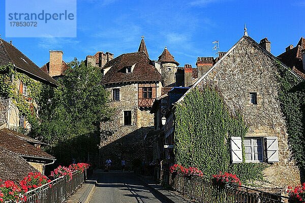 Carennac im Departement Lot  Midi-Pyrenees  Okzitanien  Frankreich. Carennac zählt zu den schönsten Doerfern Frankreichs