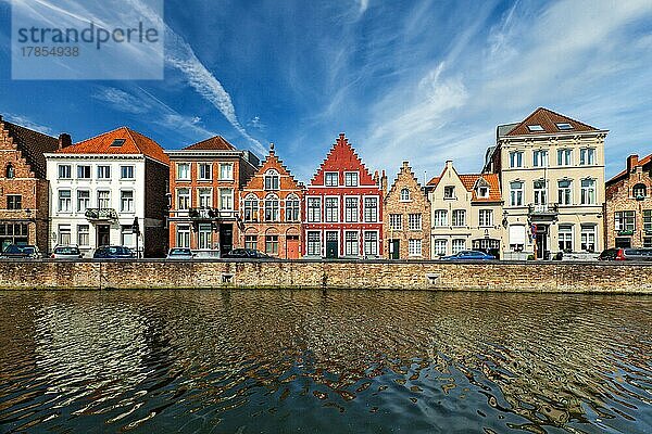 Grachten und mittelalterliche Häuser. Brügge (Brugge)  Belgien  Europa