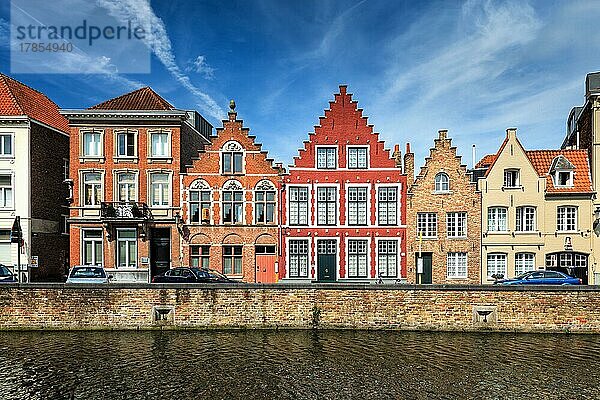 Grachten und mittelalterliche Häuser. Brügge (Brugge)  Belgien  Europa