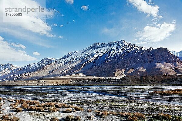 Spiti-Tal  schneebedecktes Himalaya-Gebirge. Himachal Pradesh  Indien  Asien