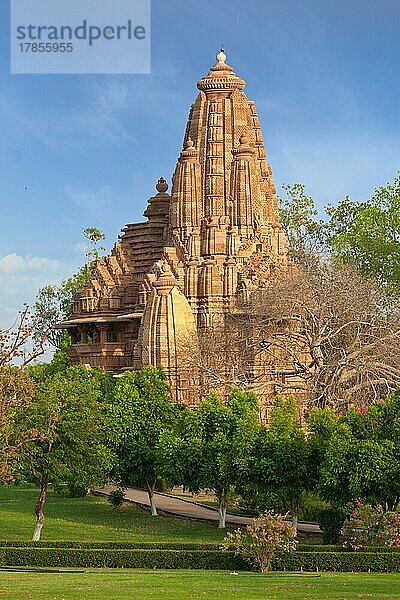 Lakshmana- und Matangeshwar-Tempel bei Sonnenuntergang. Khajuraho  Indien  Asien