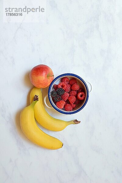 Obst  Beeren und Früchte