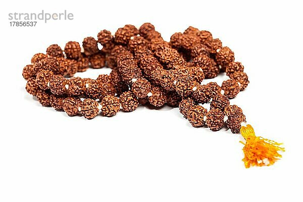 Buddhistische oder hinduistische Japa-Mala (Gebetsperlen) aus isoliertem Rudraksha