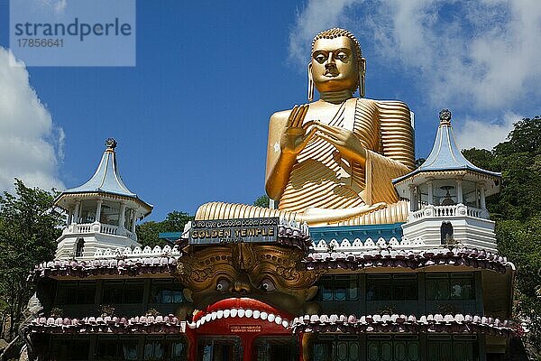 Gold-Buddha. Goldener Tempel  Dambulla  Sri Lanka  Asien