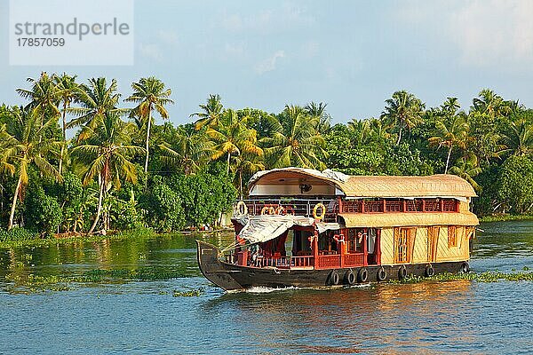 Hausboot auf den Backwaters von Kerala. Kerala  Indien  Asien