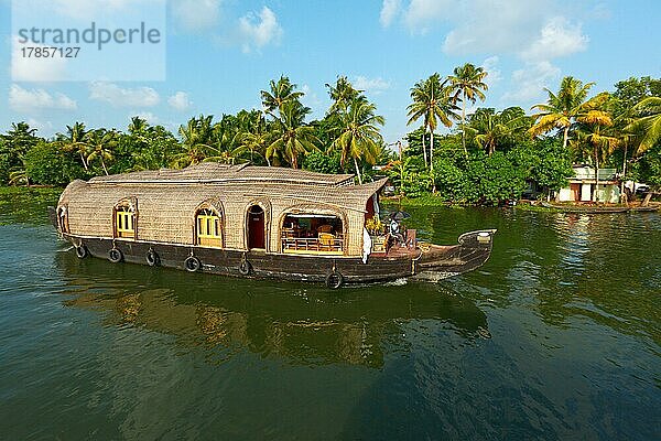 Hausboot auf den Backwaters von Kerala. Kerala  Indien  Asien