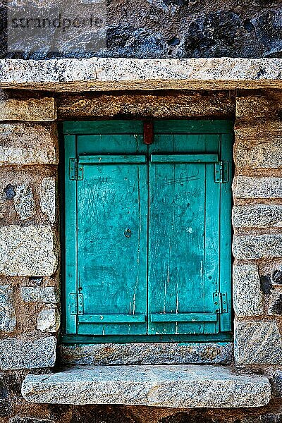 Indisches Fenster mit Jalousien