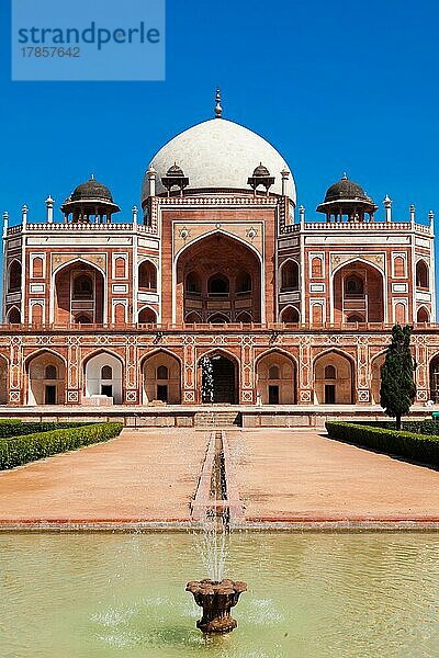 Humayuns Grabmal. Delhi  Indien. UNESCO-Weltkulturerbe. Frontalansicht