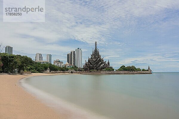 Langzeitbelichtung  The Sanctuary of Truth  Heiligtum der Wahrheit  Pattaya  Thailand  Asien