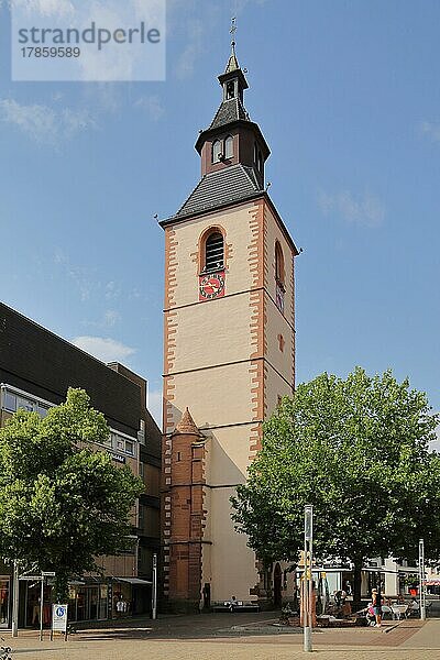 Alter Turm erbaut 1400 als Wahrzeichen und ehemalige Stadtkirche von Nagold  Nagoldtal  Nordschwarzwald  Schwarzwald  Baden-Württemberg  Deutschland  Europa