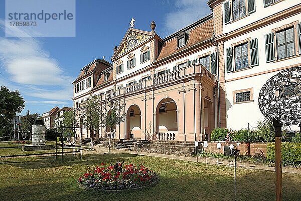Spätbarockes Kellereischloss oder Rotes Schloss in Hammelburg  Unterfranken  Franken  Bayern  Deutschland  Europa