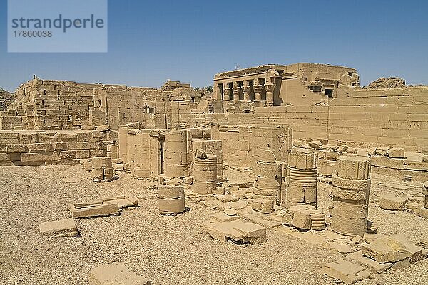Ruinen  christliche Basilika  Hathor-Tempel  Dendera  Qina  Ägypten  Afrika