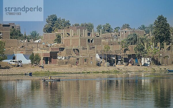 Einfache Häuser  Edfu  Nil  Ägypten  Afrika