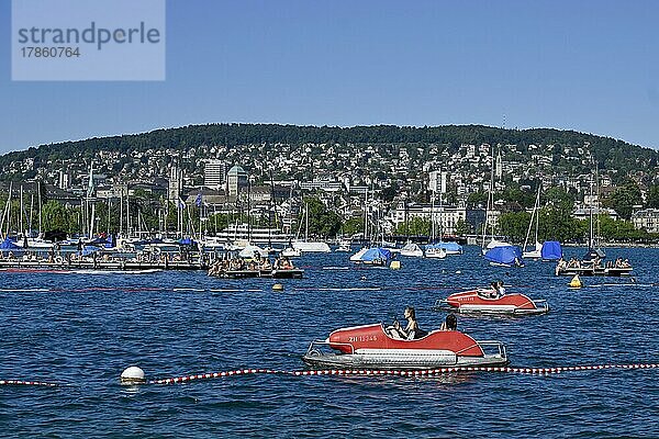 Zürichsee Tretboote Stadt Zürich  Schweiz  Europa