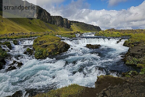 Der Wasserfall Fossálar  Island  Europa
