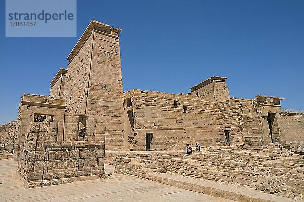 Erster Pylon  Isis-Tempel  Westfassade  Tempelanlage Philae  Assuan  Ägypten  Afrika