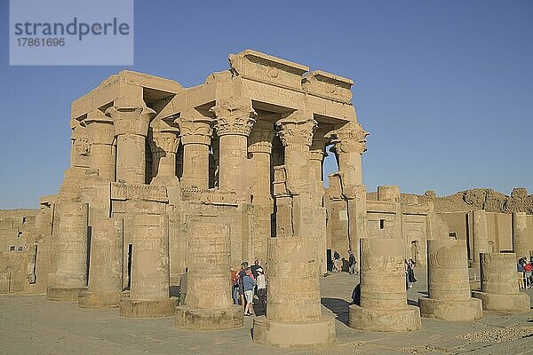 Südwestseite  Säulen  Haupteingang  Haupttempel  Tempelanlage Kom Ombo  Ägypten  Afrika