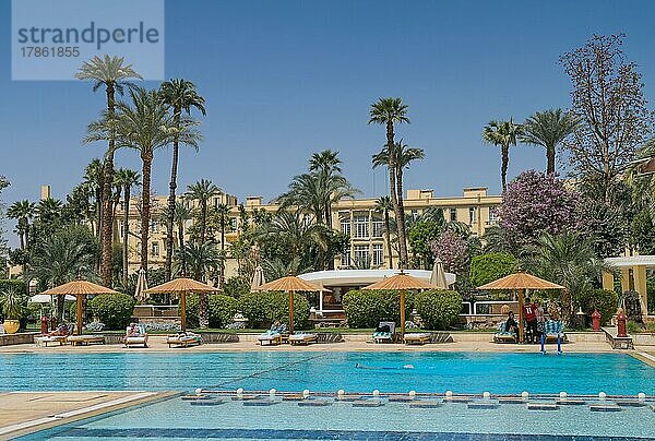 Swimmingpool  Garten  Hotel Winter Palace  Luxor  Ägypten  Afrika