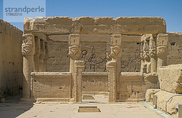 Kiosk auf dem Tempeldach  Hathor-Tempel  Dendera  Qina  Ägypten  Afrika
