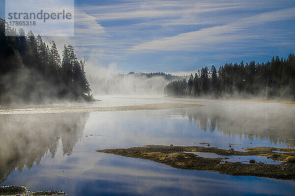 Yellowstone-Nationalpark im Nebel