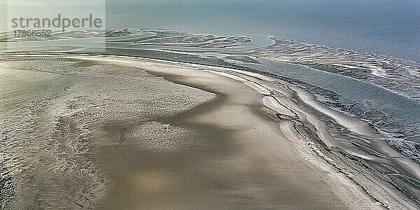 Sandbank bei Amrum  von Wind und Wasser geformte Strukturen  Luftaufnahme  Nationalpark Schleswig-Holsteinisches Wattenmeer  Nordsee  Deutschland  Europa