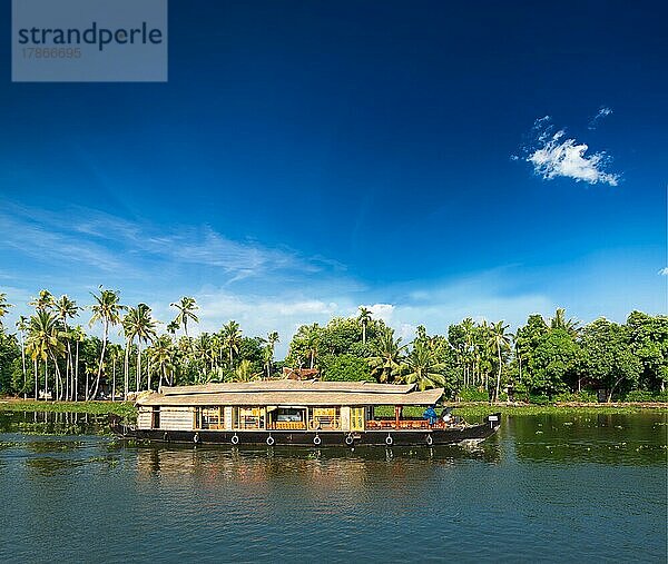 Kerala Indien Reise Hintergrund  Hausboot auf Kerala Backwaters. Kerala  Indien  Asien