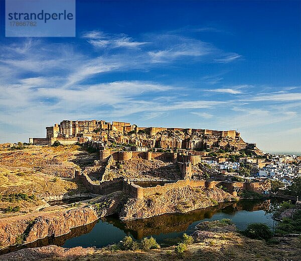 Mehrangarh Fort und die Seen Padamsar Talab und Ranisar Talab  Jodhpur  Rajasthan  Indien  Asien