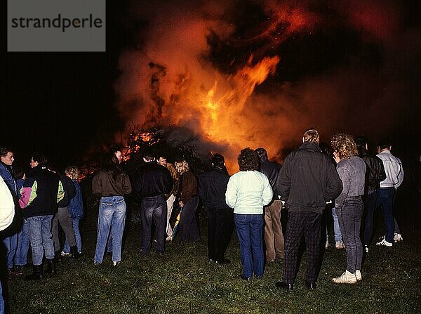 Ruhrgebiet. Osterfeuer zu Ostern ca. 1989 90