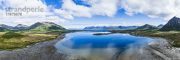 Norwegen  Nordland  Drohnenpanorama der malerischen Küste der Insel Andoya