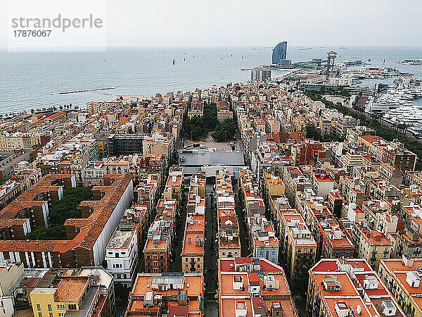 Spanien  Katalonien  Barcelona  ??Luftaufnahme von Wohnungen im Wohnviertel