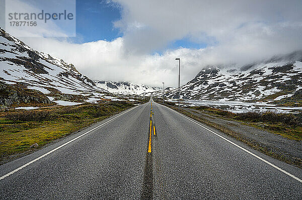 Norwegen  Vestfold und Telemark  Europastraße E134  die sich durch Haukelifjell erstreckt