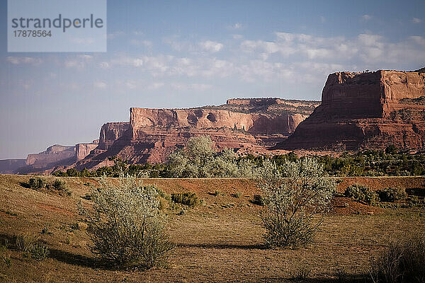 Vereinigte Staaten  Arizona  Lukachukai  Landschaft mit Felsformationen