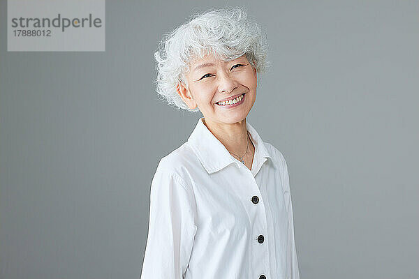 Japanisches Porträt älterer Frauen