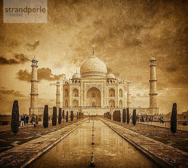 Taj Mahal vintage Bild. Indisches Symbol  Indien Reise Hintergrund. Agra  Uttar Pradesh  Indien  Asien