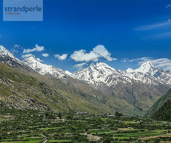 Tal im Himalaya. Sangla-Tal  Himachal Pradesh  Indien  Asien