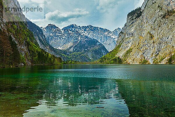 Obersee  Bergsee in den Alpen. Bayern  Deutschland  Europa