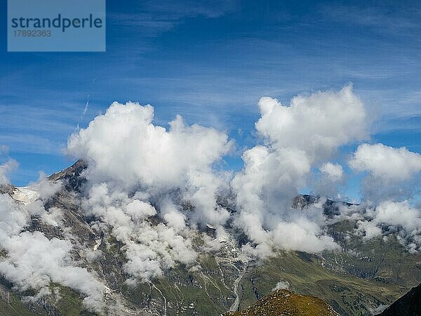 Großglockner-Hochalpenstraße  Bergpanorama  Blick vom Fuschertörl  Nationalpark Hohe Tauern  Salzburger Land  Salzburg  Österreich  Europa