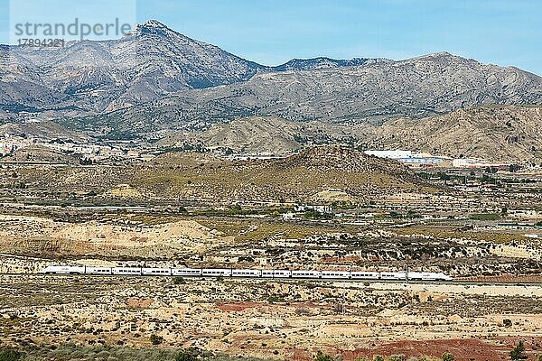 Talgo 250 Hochgeschwindigkeitszug der RENFE AVE in der Sierra del Cid bei Alicante  Spanien  Europa
