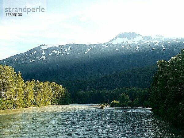 Berg  Fluss  Alaska