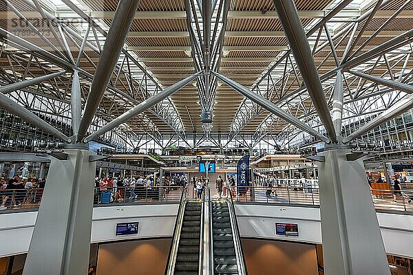 Terminal 2 des Flughafen Hamburg  Deutschland  Europa