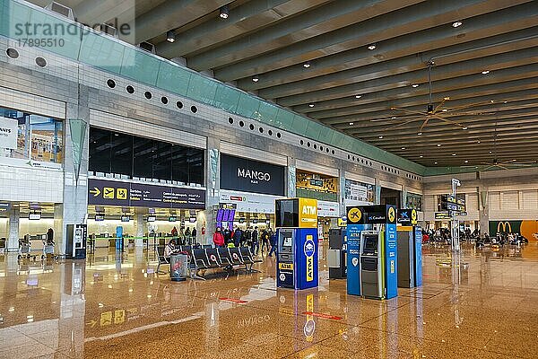 Terminal 2 des Flughafen Barcelona  Spanien  Europa